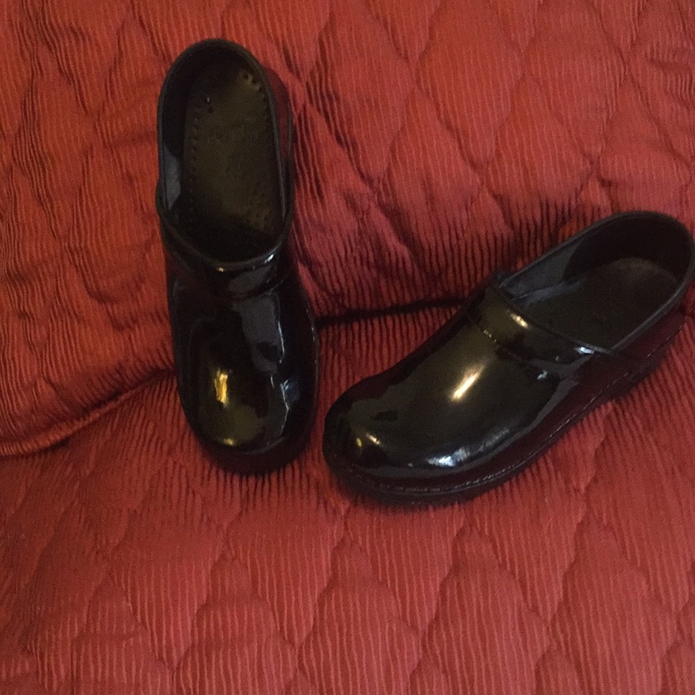 Black Patent Leather Nurse Shoe